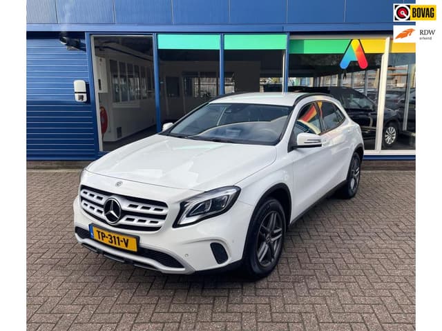 Mercedes-Benz GLA 180 Premium Trekhaak PDC ALL IN PRIJS