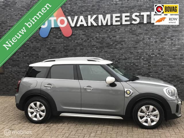 MINI Countryman 2.0 Cooper S E ALL4 Essential
