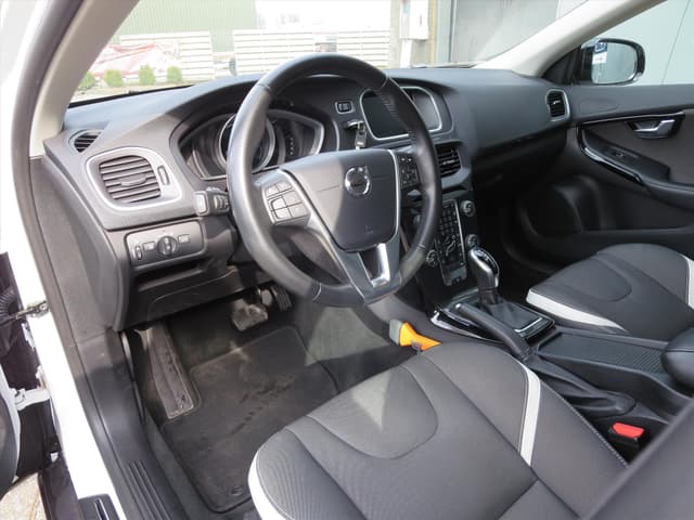 Volvo V40 Cross Country 1.5 T3 152PK Edition AUTOMAAT