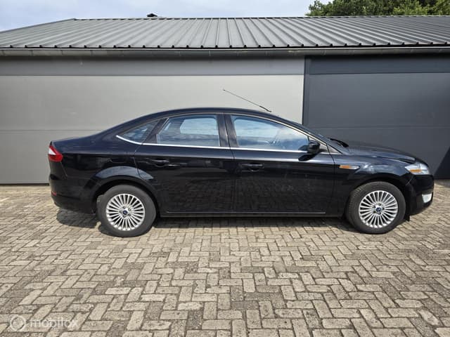 Ford Mondeo 2.0-16V Titanium