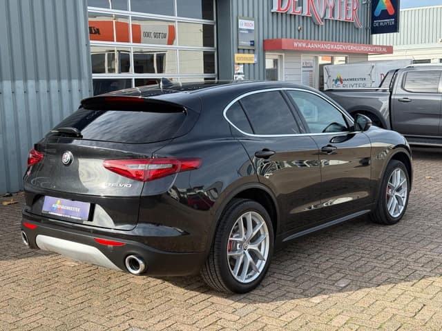 Alfa Romeo Stelvio 2.0 T AWD 280PK | Pano | Memory