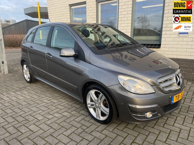 Mercedes-Benz B-Klasse 200 / Automaat / Navigatie / Telefoon / Trekhaak / Airco / Stoelverwarming