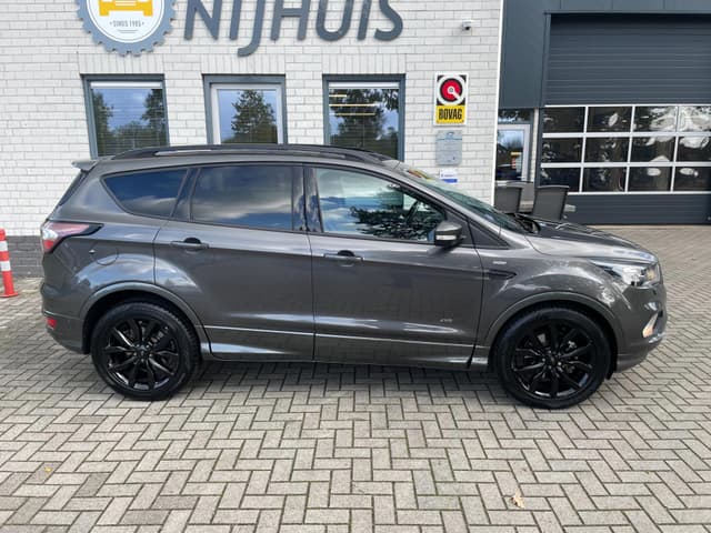 Ford Kuga 1.5 Titanium 4WD / Cruise controle / Climate Controle / Telefoon / Navigatie / Camera / PDC V+A / Trekhaak / Stoelverw.