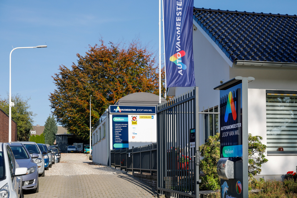 Autovakmeester Joop van Mil in Kerkrade