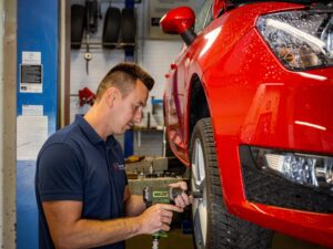 Autovakmeester Bauke Damstra