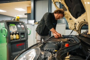 Autovakmeester jan van zutphen